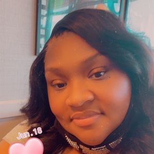 Meet your Posher, Karis